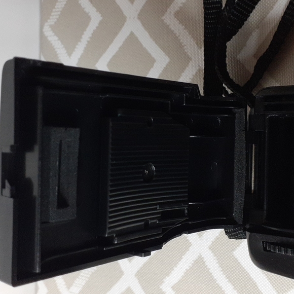 Vivitar PK 3587 Focus Free Point and Shoot 35 mm Camera Untested - Picture 8 of 10